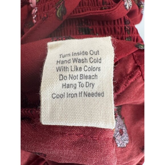Sweet Wanderer L Floral Red Smocked Off-Shoulder or Not - Picture 9 of 11